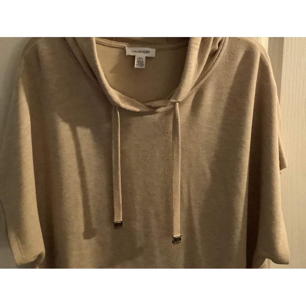 Capri pant set in beige by Calvin Klein, size XL.